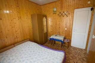 Гостиница Гостевой дом «Аида» Адлер Номер с 1 двуспальной кроватью или 2 односпальными кроватями и ванной комнатой-4